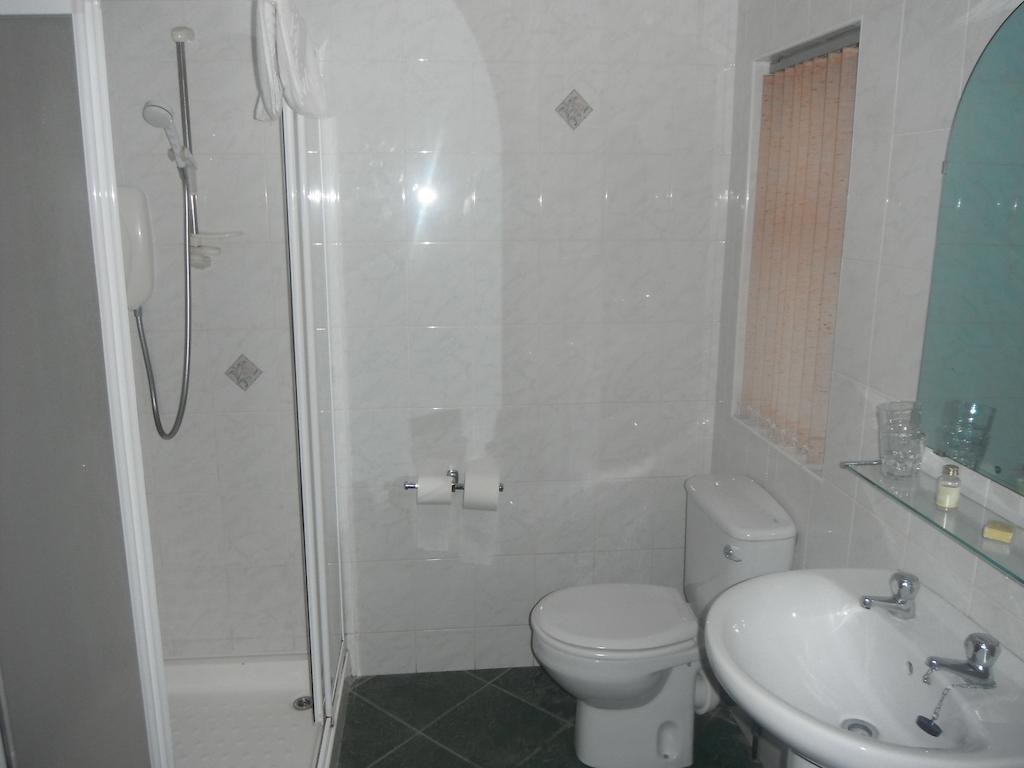 5 Corners Guest Inn Ballyclare Kamer foto